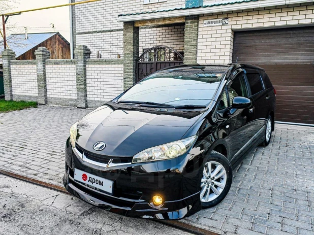 Toyota Wish 2009 года выпуска за 1,1 млн рублей