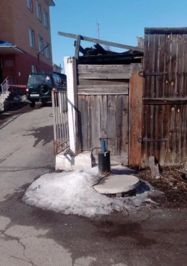 Водоразборная колонка в Барнауле.