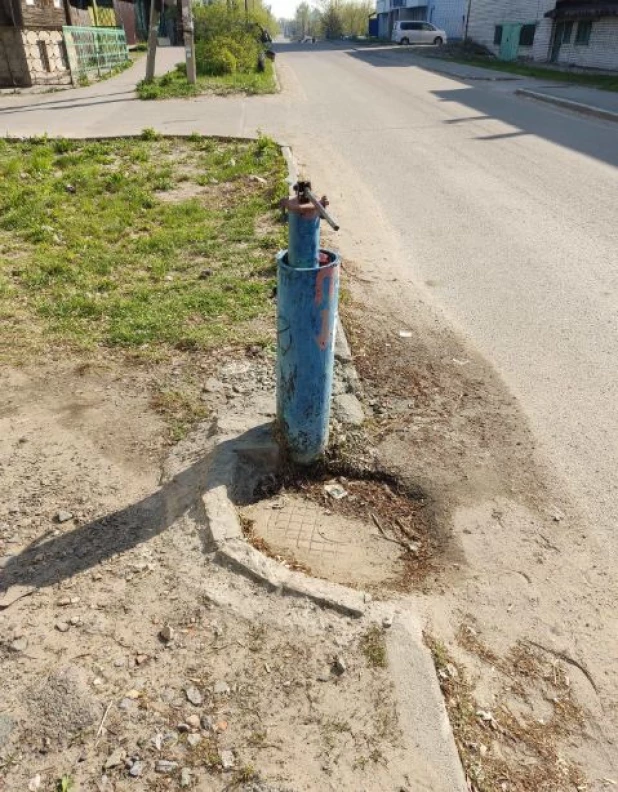 Водоразборная колонка в Барнауле.