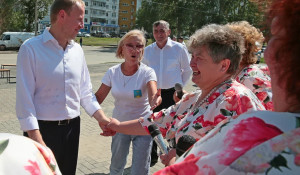 Томенко поздравил жителей Заринска, которые отмечают День города и День металлурга