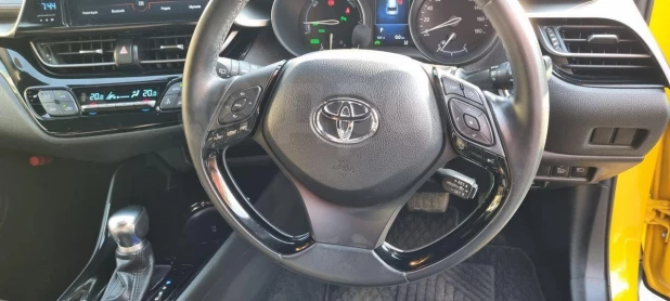 Toyota C-HR 2018 года выпуска 