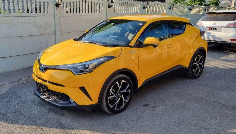 Toyota C-HR 2018 года выпуска 