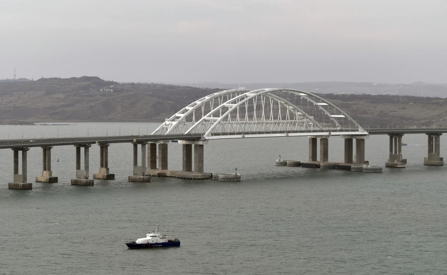 Крымский мост.