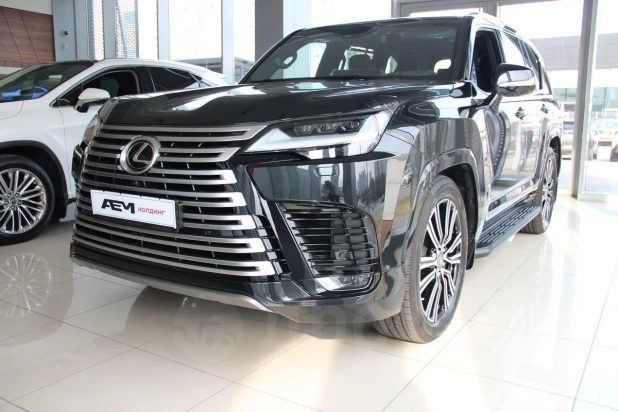 Lexus LX600 2023 года выпуска