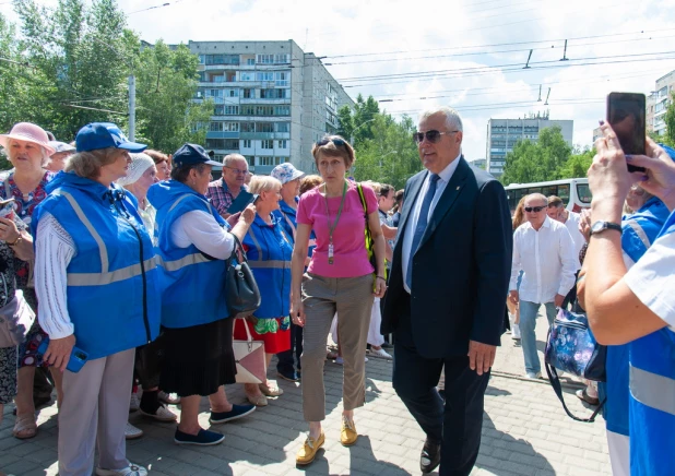 Открытие "Шукшинских дней на Алтае" у памятника, 2023 год.