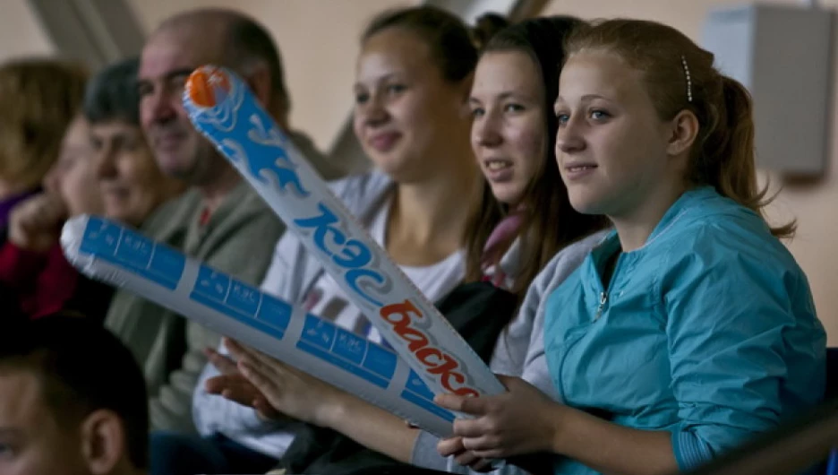 В спорткомплексе "Победа" прошли соревнования среди школьных баскетбольных команд. Барнаул, 28-29 января.