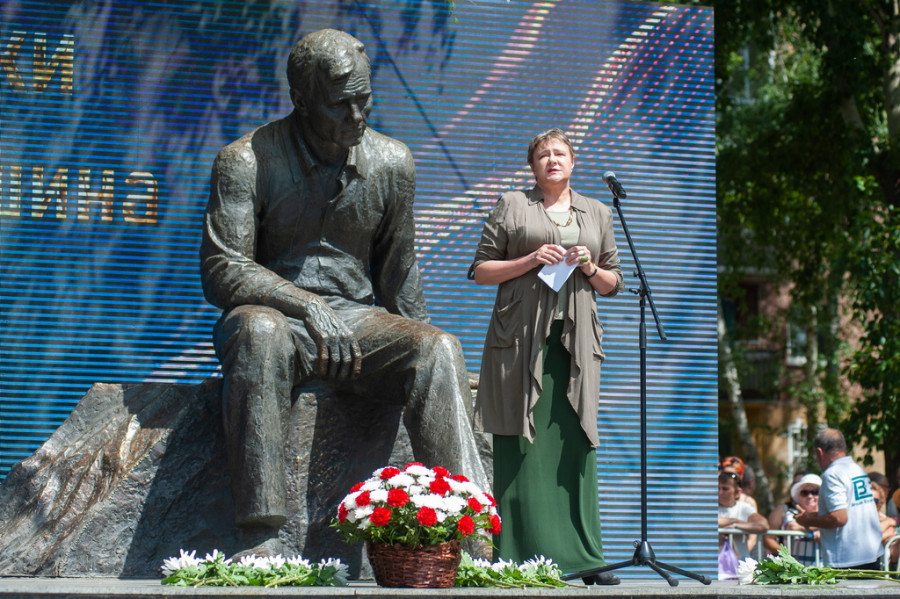Открытие &quot;Шукшинских дней на Алтае&quot; у памятника, 2023 год.