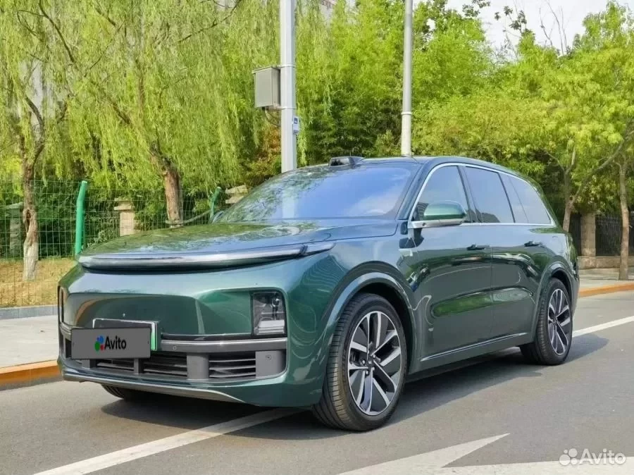 LiXiang L9 2023 года выпуска за 7,2 млн рублей
