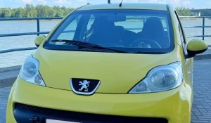 Peugeot 107 2017 года выпуска за 380 тыс. рублей