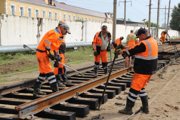 Рельсы для устройства на новом путепроводе