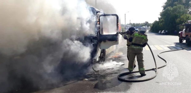 В Бийском районе сгорел пассажирский автобус