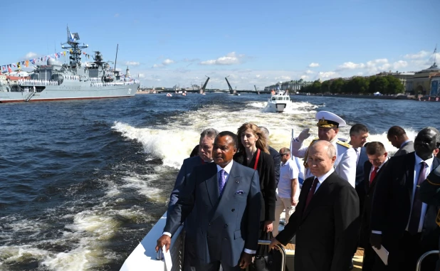 Главный военно-морской парад.