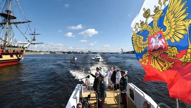Главный военно-морской парад.