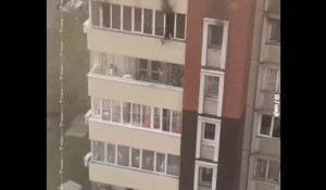 Последствия пожара в многоэтажке.
