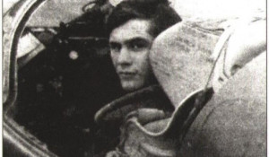 Константин Павлюков в кабине самолета.