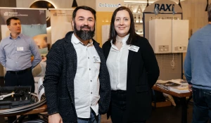 Коммерческий директор компании «Дюйм Барнаул» Стреляева Ольга и руководитель оптового отдела продаж по работе со строительными компаниями Юмашев Роман.