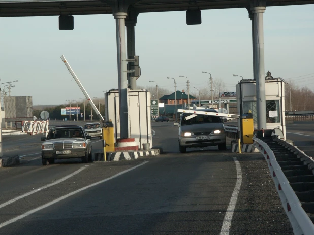 Платный проезд через Новый мост, 2010 год. 