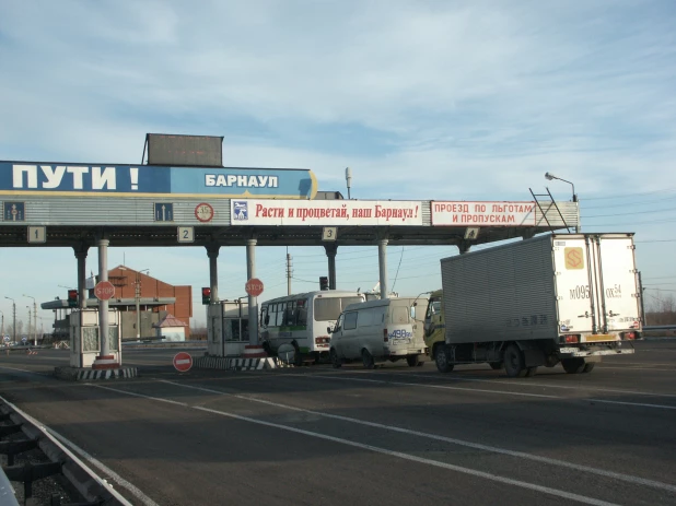 Платный проезд через Новый мост, 2010 год. 