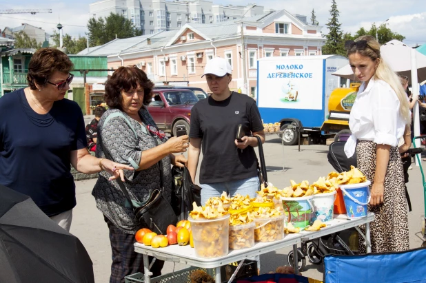 Лисички продают в Барнауле.