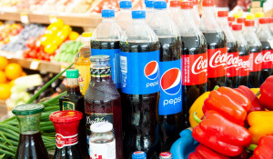 "Кока-Кола", "Пепси" и другие импортные газировки на Старом базаре.