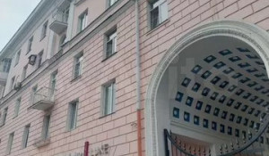 Пятикомнатную квартиру с видом на "Дом под шпилем" продают за 12,5 млн рублей в Барнауле.