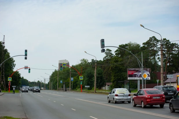 Перекресток на Змеиногорском.