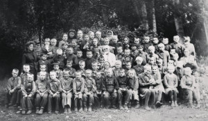 Василий Ершов со своими воспитанниками.