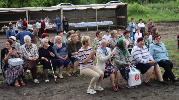 Праздник в Хайрюзовском сельсовете.