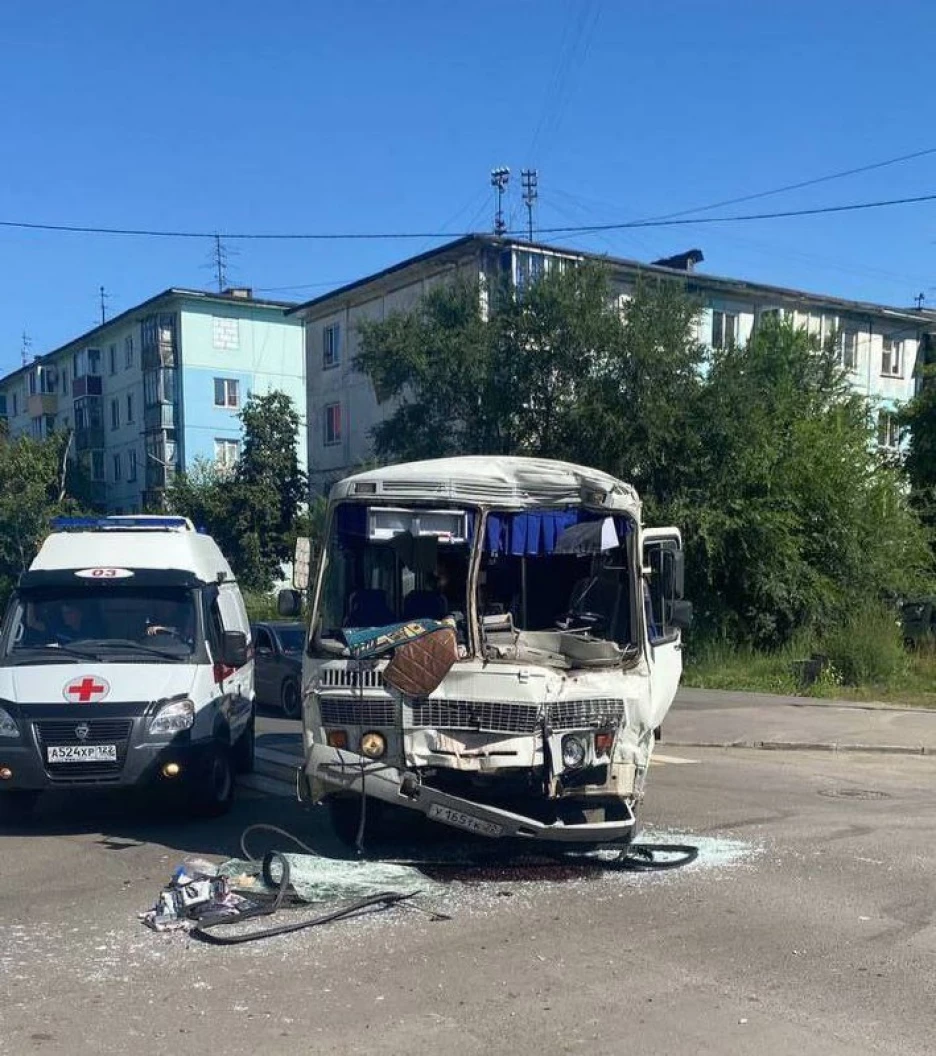 После ДТП с участием пассажирского автобуса и грузовика в Бийске возбудили  уголовное дело. Подробности