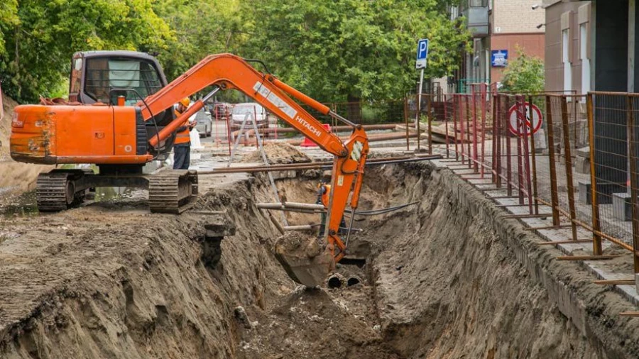 Ремонт тепловых сетей на проспекте Ленина.