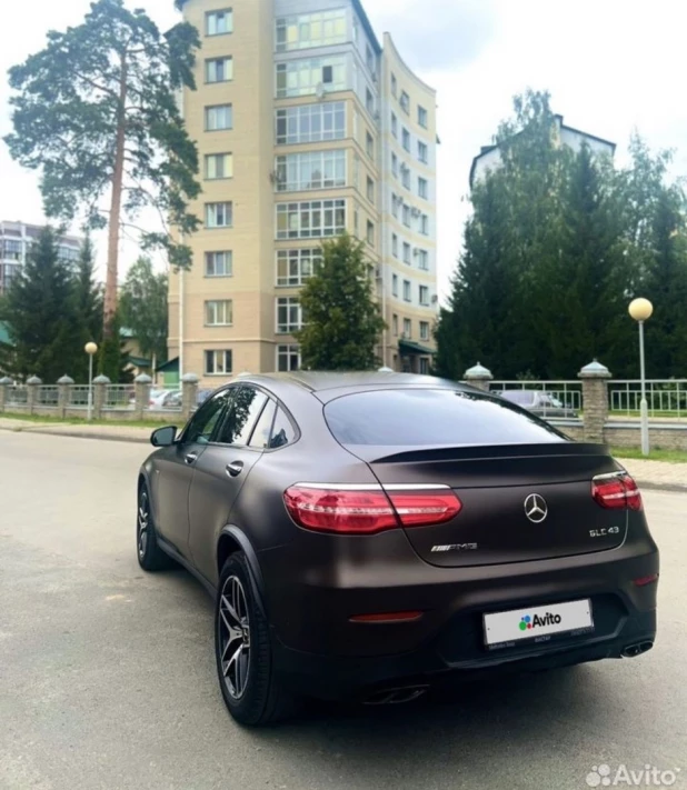 Матовый Mercedes-Benz GLC с шикарным салоном продают за 5 млн рублей в Барнауле