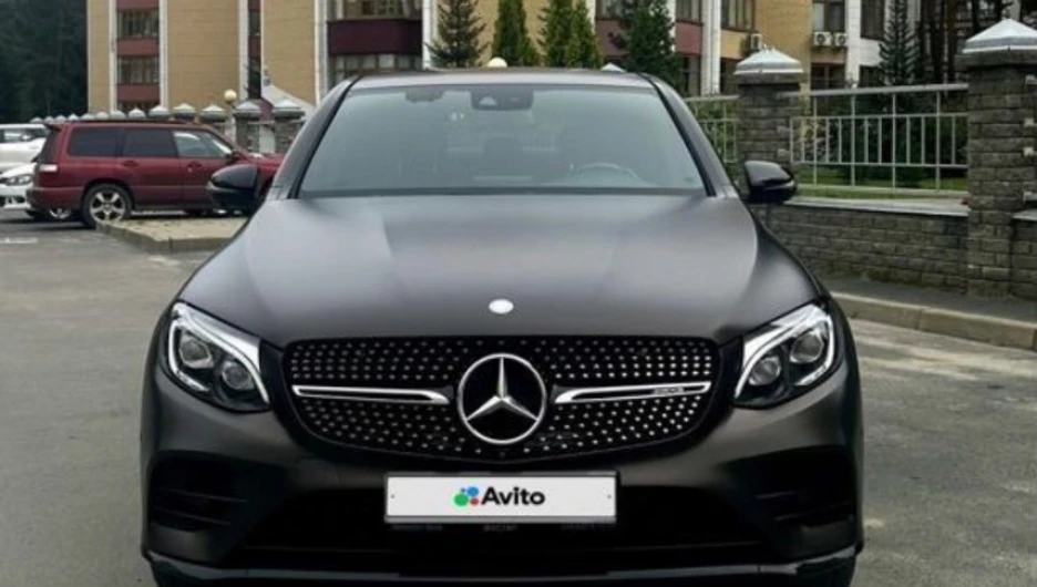 Матовый Mercedes-Benz GLC с шикарным салоном продают за 5 млн рублей в Барнауле