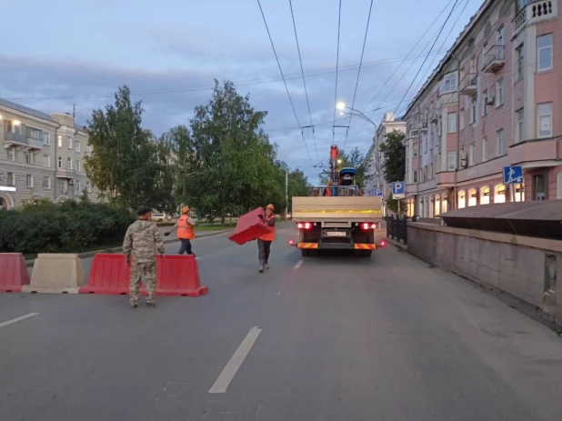 Работы по замене теплосети на проспекте Ленина