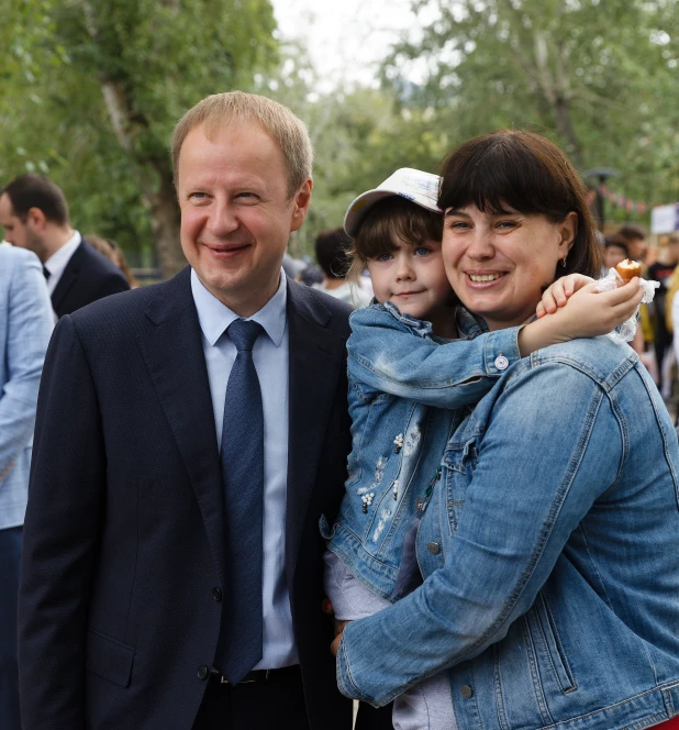 Виктор Томенко и Вячеслав Фетисов на гастрофестивале в "Изумрудном".