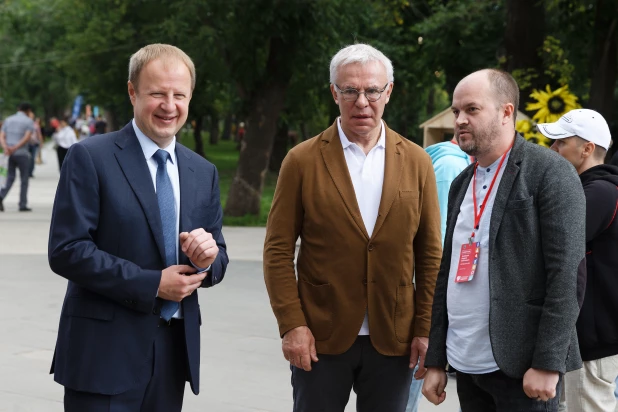 Виктор Томенко и Вячеслав Фетисов на гастрофестивале в "Изумрудном".