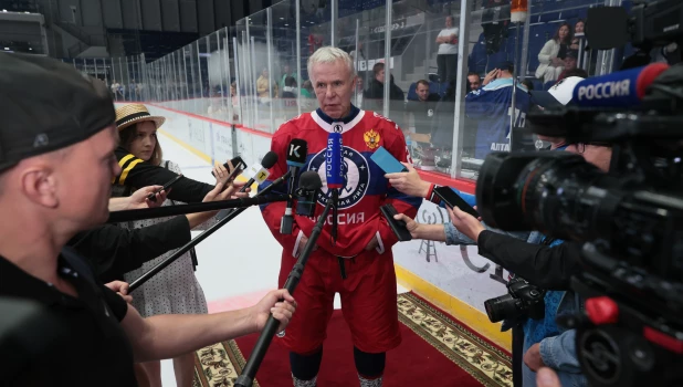 Фетисов и другие звезды хоккея на Алтае.