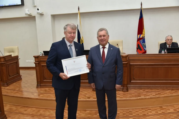 В августе прошла очередная сессия Алтайского краевого законодательного собрания.