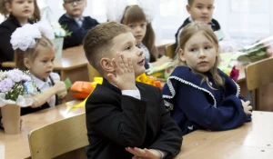 День знаний в Барнауле. Школа №42.