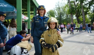 Как происходит День города в парке "Изумрудном". Большой фоторепортаж от МЧС.