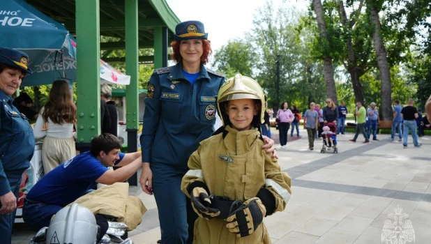 Как происходит День города в парке "Изумрудном". Большой фоторепортаж от МЧС.