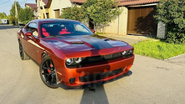 Что за Dodge Challenger как из песни Каспийского груза продают в Барнауле за 3,9 млн рублей.