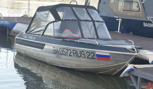 Алюминиевую лодку с жестким корпусом продают в Барнауле за 1,2 млн рублей.