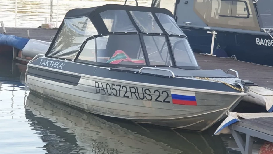 Алюминиевую лодку с жестким корпусом продают в Барнауле за 1,2 млн рублей.