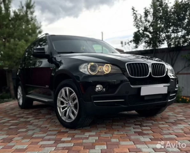 Что за красивого иностранца BMW X5 продают в Барнауле за 1,6 млн рублей.