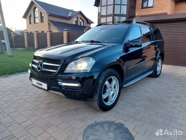 Семейный Mercedes-Benz продают в Барнауле за 1,7 млн рублей.