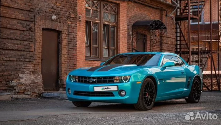 Мягкий и яркий Chevrolet Camaro продают в Барнауле за 1,8 млн рублей.