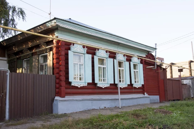 «Том Сойер Фест» ремонтирует фасад дома на ул. Анатолия, 162.