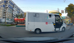 Жители Барнаула возмущены поведению водителей.