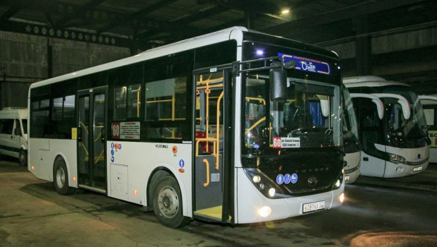 Новые автобусы вышли на линию городского общественного транспорта.