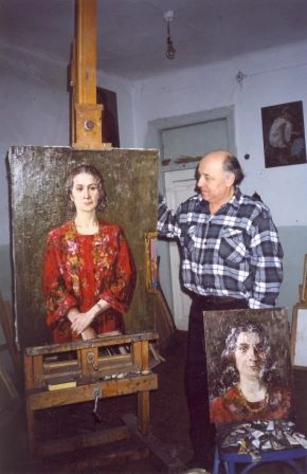 И. С. Хайрулинов в мастерской. 2000 год.